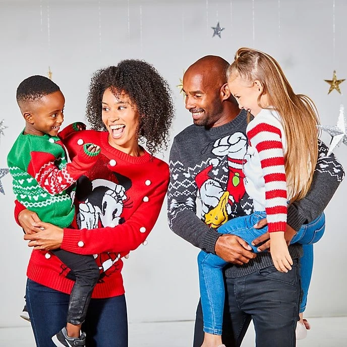Disney Boutique // Disney Store Pull De Noël Minnie Pour Adultes, Collection Holiday Cheer 4 Disney Boutique // Disney Store Pull De Noël Minnie Pour Adultes, Collection Holiday Cheer – Image 4