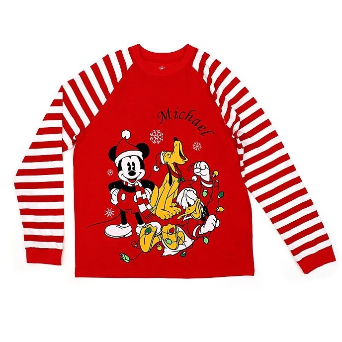 Disney Nouveautés // Disney Store Pyjama Mickey Et Ses Amis Pour Hommes, Collection Holiday Cheer 7 Disney Nouveautés // Disney Store Pyjama Mickey Et Ses Amis Pour Hommes, Collection Holiday Cheer – Image 7