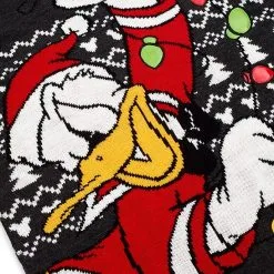 Disney Prix // Disney Store Pull De Noël Donald Pour Adultes, Collection Holiday Cheer -Pas Cher Déguisements Magasin disney prix disney store pull de noel donald pour adultes collection holiday cheer 33